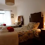 Holiday home Casa Glicinias Obidos